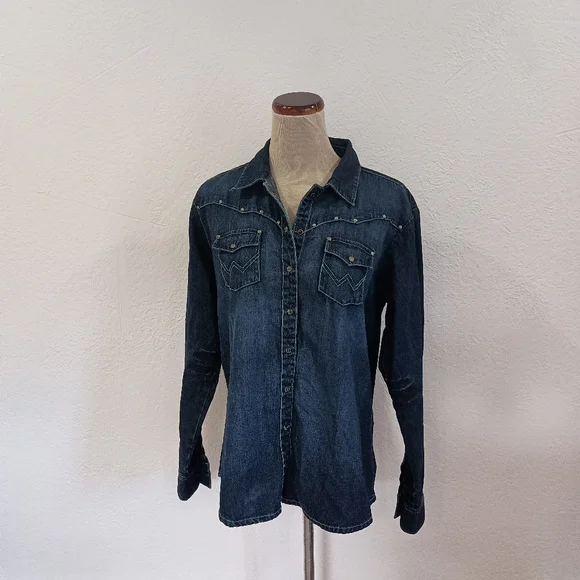 Wrangler Denim Embroidered Western Shirt - Picture 8 of 8